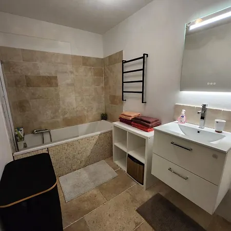 Cosy Apartment, Proximite A Pied شقة